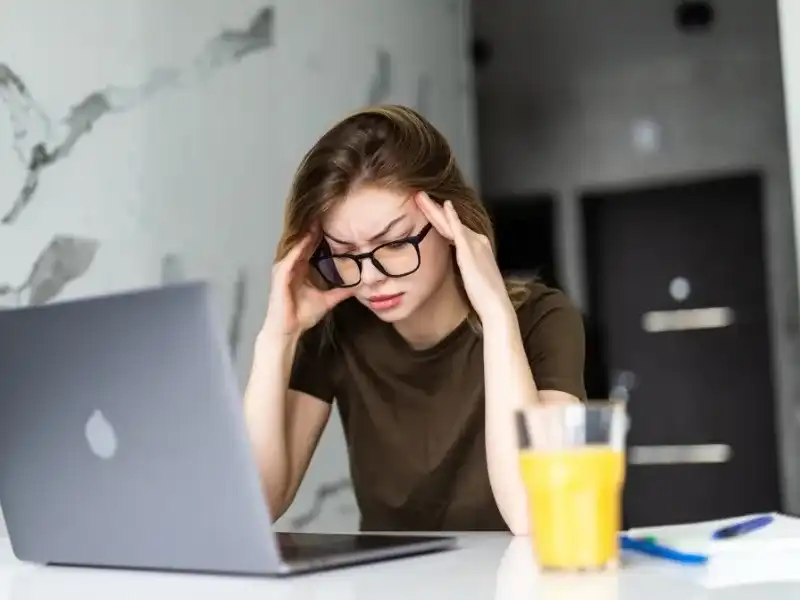 Como identificar os sinais de que seu notebook precisa de reparo urgente