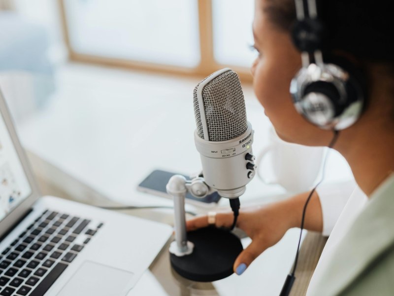 Fones de Ouvido Para Podcast: Qualidade de Som e Conforto Incomparáveis 3 Fones de Ouvido Para Podcast